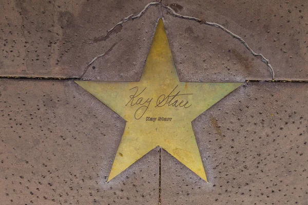 2012年6月14日 銅のケイ スターの名前は 米国フェニックスのホテル カルロスの過去の栄光を反映しています — ストック写真