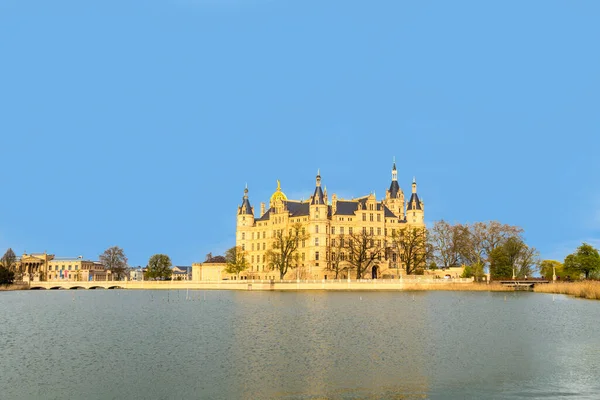 Schwerin Allemagne Avril 2014 Célèbre Château Schwerin Avec Lac Face — Photo