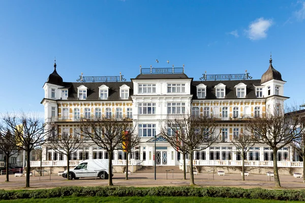 Ahlbeck Německo Dubna 2014 Slavný Historický Haus Ahlbecker Hof Promenádě — Stock fotografie