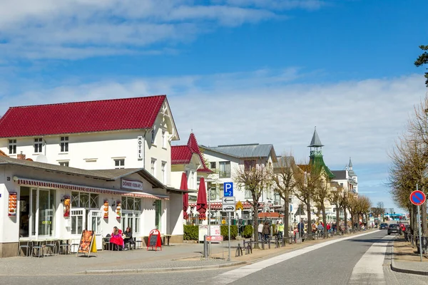 Zinnowitz April 2014 Zinnowitz Auf Usedom Spazieren Die Menschen Gerne — Stockfoto