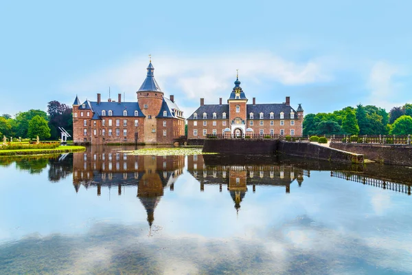 Anholt Germania Agosto 2014 Famoso Castello Anholt Germania Con Riflessione — Foto Stock