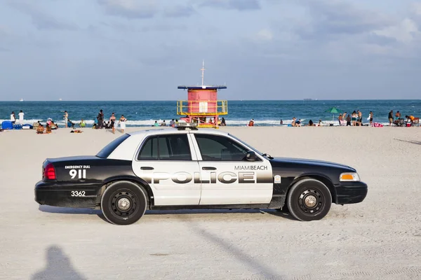 Miami Abd Ağustos 2014 Polis Miami Beach Arka Planda Cankurtaran — Stok fotoğraf