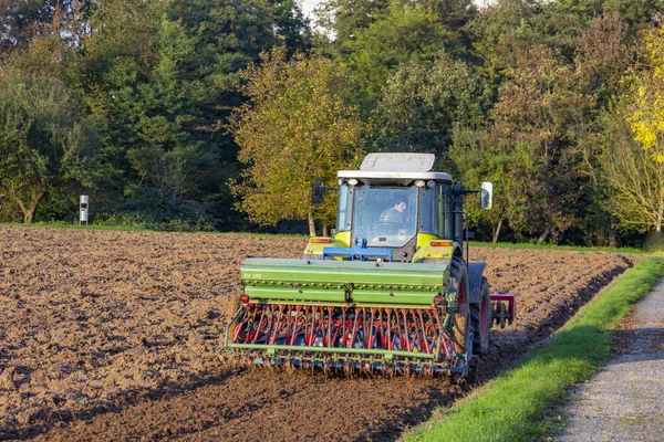 Schwalbach Alemania Octubre 2014 Agricultor Araña Campo Con Una Máquina — Foto de Stock