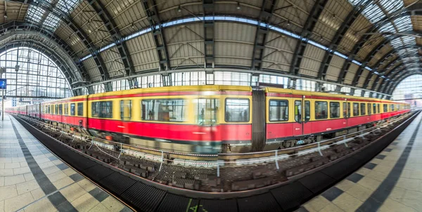 Berlijn Duitsland Lgo 2014 Mensen Reizen Het Alexanderplatz Metrostation Berlijn — Stockfoto