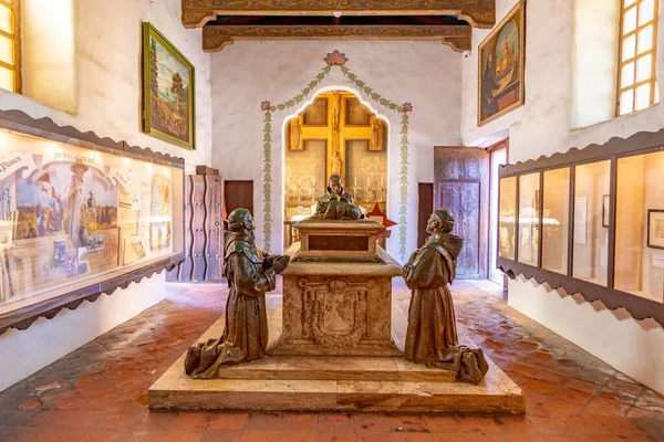 Carmel Usa Mar 2019 Tumba Prior Carmel Mission San Carlos —  Fotos de Stock