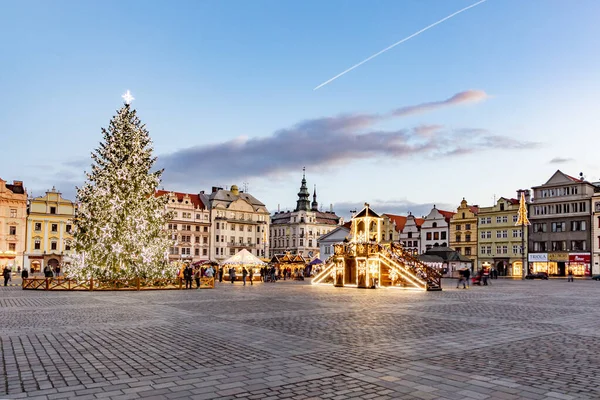 Tschechien Pilsen Dezember 2019 Romantischer Winter Weihnachtsmarkt Mit Essensständen Auf — Stockfoto