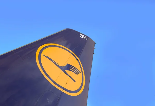 Frankfurt Németország 2020 Március Lufthansa Repülőgép Frankfurti Repülőtéren Kék Alatt — Stock Fotó