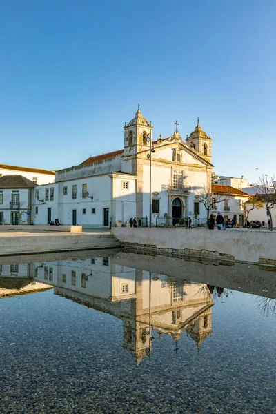 Lagos Portugal Marzo 2020 Plaza Ciudad Lagos Con Catedral Reflejo — Foto de Stock