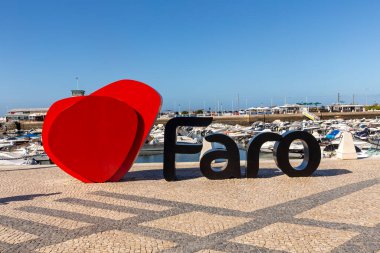 Faro, Portekiz - 3 Ekim 2020: Portekiz 'in Algarve bölgesindeki şehrin göbeğindeki Bif Faro turizm merkezi..