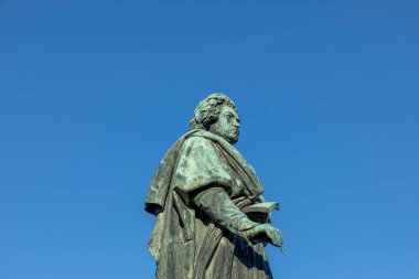 Munster Meydanı 'ndaki Bonn' da Ludwig van Beethoven 'ın heykeli.
