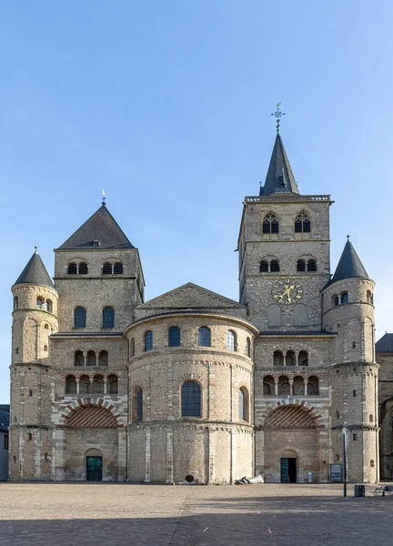 罗马纪念碑 圣彼得大教堂 Trier Dom 和圣母教堂 Church Our Lady 联合国教科文组织世界遗产遗址 题词为Nescitis — 图库照片