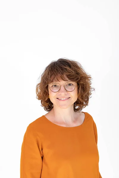 Retrato Mulher Atraente Com Óculos Cabelo Castanho — Fotografia de Stock