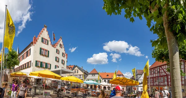 Oppenheim Deutschland Juni 2020 Menschen Genießen Einen Sommertag Auf Dem — Stockfoto