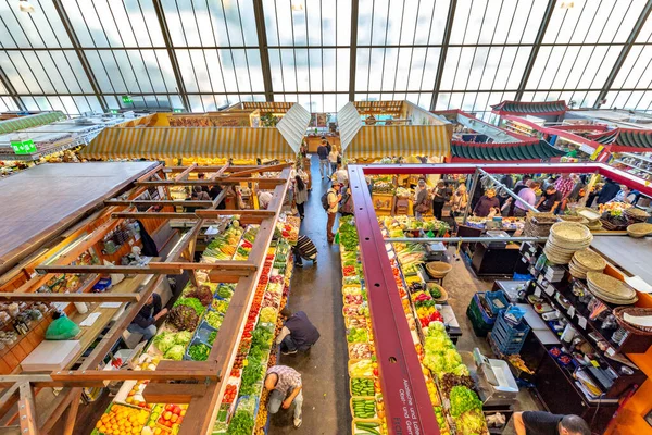 德国法兰克福 2014年3月29日 Kleinmarkthalle 德国法兰克福的一个在Hasengasse销售水果 蔬菜和海鲜的传统覆盖市场 — 图库照片
