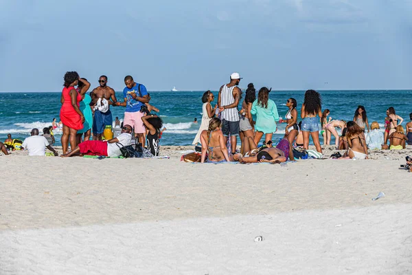 Miami Usa Agosto 2014 Gente Gode Famosa Spiaggia Sud Miami — Foto Stock