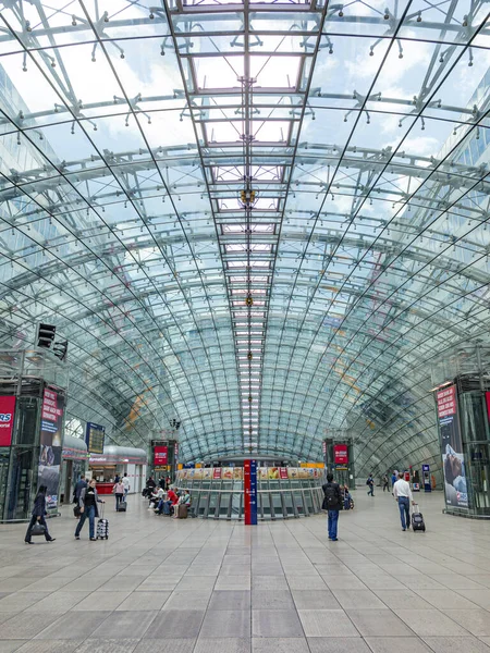 Hamburg Deutschland Mai 2015 Menschen Modernen Business Und Bahnhofsgebäude Auf — Stockfoto