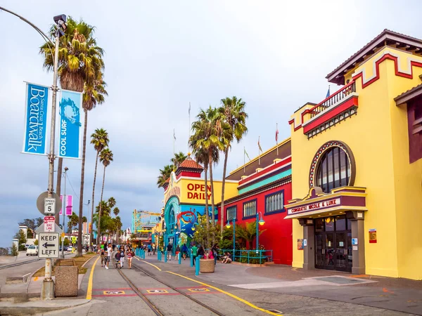 Santa Cruz Usa Szeptember 2014 Emberek Boardwalk Santa Cruz California — Stock Fotó