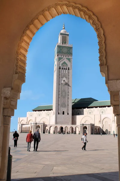 Rabat Marokko November 2016 Folk Besøker Moskeen Hassan Rabat – stockfoto