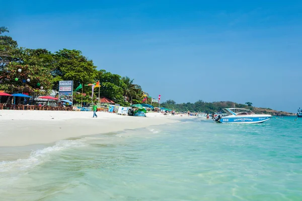 Chang Tailândia Dezembro 2009 Pessoas Desfrutam Praia Cênica Tropical Ilha — Fotografia de Stock