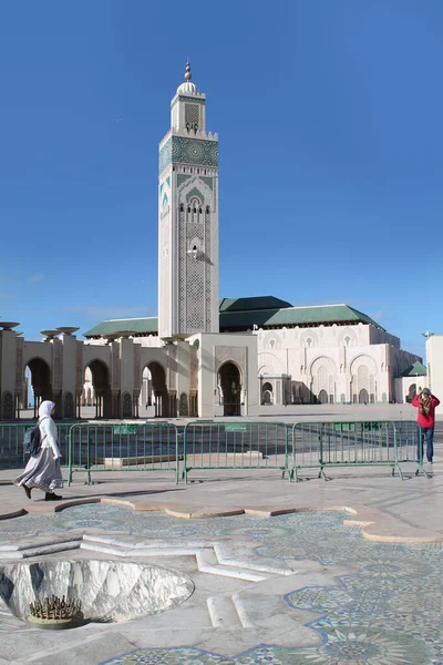 Rabat Marocko November 2016 Människor Besöker Moskén Hassan Rabat — Stockfoto