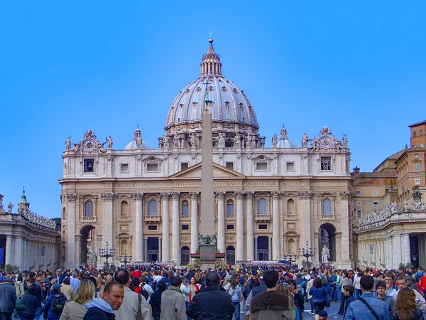 Rome Italy March 2005 People Peters Square Wait Pope — Stock Photo, Image