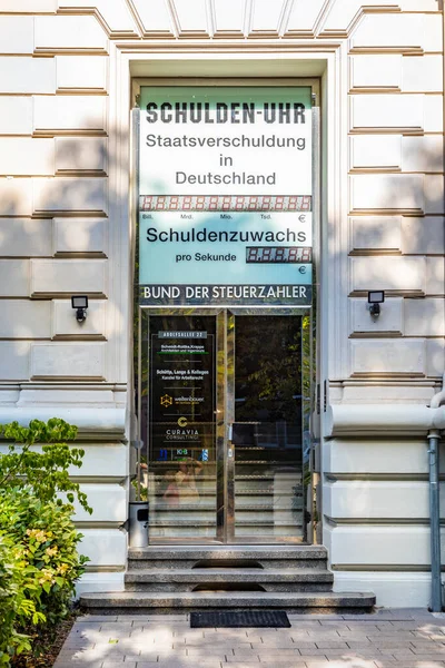 Wiesbaden Německo Července 2020 Hodiny Ukazují Skutečný Dluh Německa Wiesbadenu — Stock fotografie