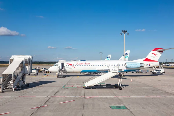 Francfort Allemagne Juillet 2015 Embarquement Avion Réaction Autrichien Aéroport Francfort — Photo