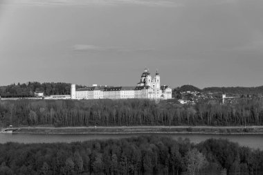 Aşağı Avusturya 'da Tuna Nehri' nde Manastır Melk