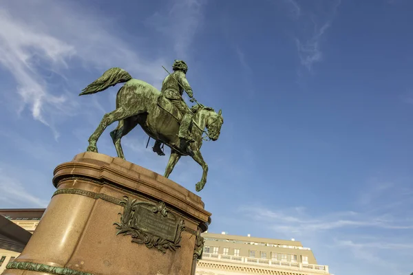 Posąg Jeździecki Franciszka Józefa Wiedniu Austria Pod Błękitnym Niebem Napisem — Zdjęcie stockowe
