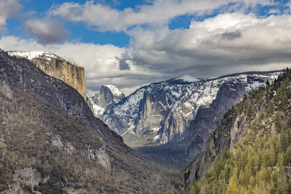 Beautiful View Yosemite Valley Half Dome Capitan Winter — Stock Photo, Image