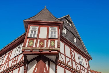 Lich, Almanya 'da eski yarı keresteli evlerin manzarası. Lich 'in hala 15. yüzyıldan kalma evleri olan neredeyse yok edilmemiş eski bir kasabası var..