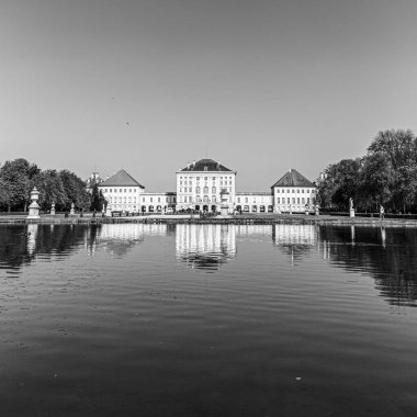 Münih, Almanya - 20 Nisan 2015: Bavyera krallarının yazlık evi Nymphenburg Sarayı.