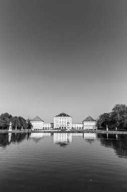 Münih, Almanya - 20 Nisan 2015: Bavyera krallarının yazlık evi Nymphenburg Sarayı.