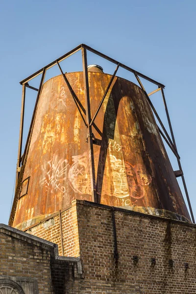 Old Rusty Dirty Water Tank New York — Stock Photo, Image