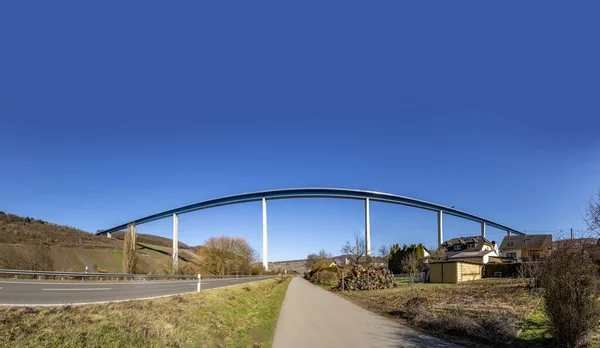 Enorme Moderno Mosel Bridge Cerca Zeltingen Alemania —  Fotos de Stock