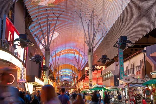 Las Vegas Usa March 2019 Illuminated Casinos Fremont Street Las —  Fotos de Stock