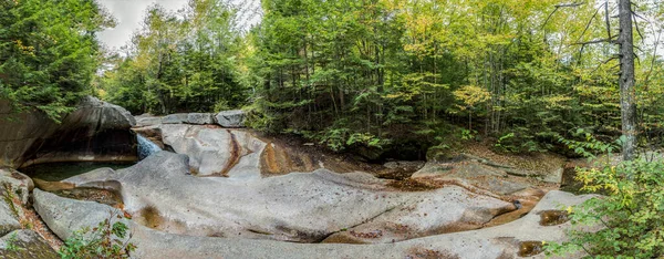 Riacho Rio Pemigewasset Flui Através Das Montanhas Brancas Rochas Ponto — Fotografia de Stock