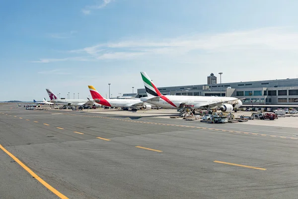 Boston Usa September 2017 Emirates Aircraft Terminal Boston Logan International — Stock Photo, Image