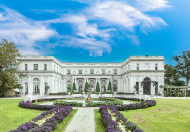 Newport, ABD - 23 Eylül 2017: Rhode Island, ABD 'deki tarihi Rosecliff Malikanesinin dış görünümü