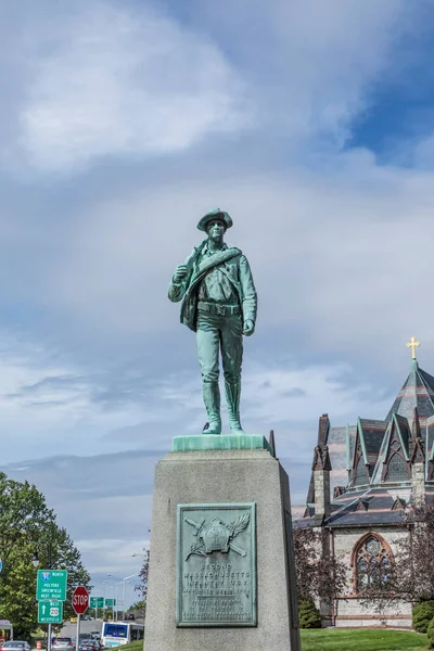 Springfield Septiembre 2017 Monumento Segunda Infantería Massachusetts Con Catedral Ortodoxa — Foto de Stock