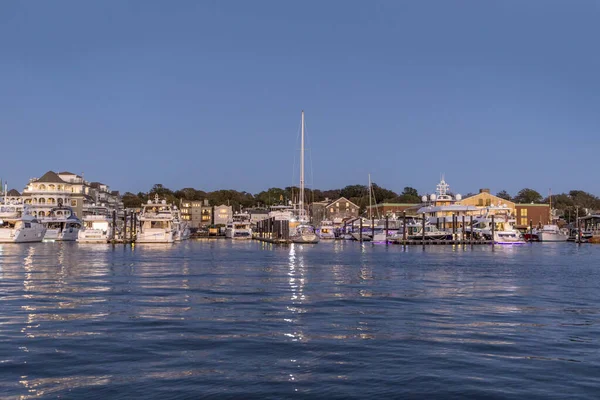 Newport Usa Września 2017 Luksusowy Jacht Zachodzie Słońca Porcie Newport — Zdjęcie stockowe