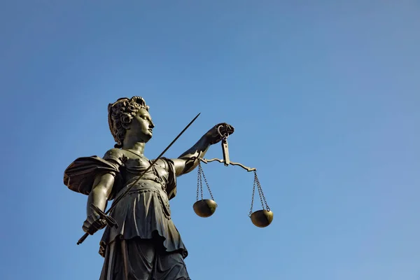 Lady Justice Mečem Měřítkem Symbolizuje Spravedlnost — Stock fotografie
