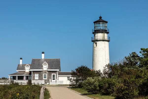 Highland Lighthouse Aan Kust Van Cape Cod Onder Blauwe Hemel — Stockfoto