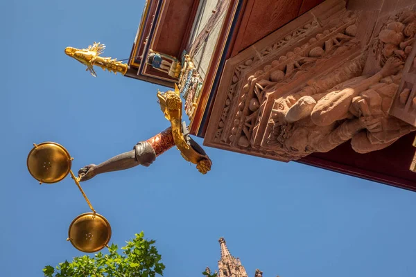 Detail Van Gouden Schaal Het Duurste Huis Van Gereconstrueerde Oude — Stockfoto