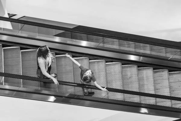 Providence Septiembre 2017 Personas Una Escalera Mecánica Rodante Centro Comercial —  Fotos de Stock