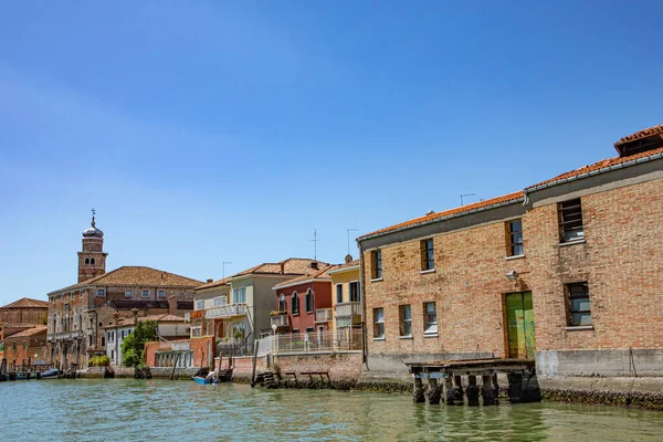 Vista Panorâmica Para Canal Burano Ilha Veneza Com Indústria Sopro — Fotografia de Stock