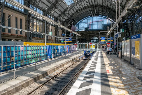 Frankfurt Germany June 2021 People Central Train Station Wait Train — Stock Photo, Image