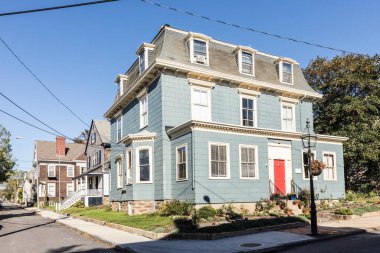 Newport, ABD - 23 Eylül 2017: Newport, ABD 'deki tarihi tepedeki eski ahşap evler.