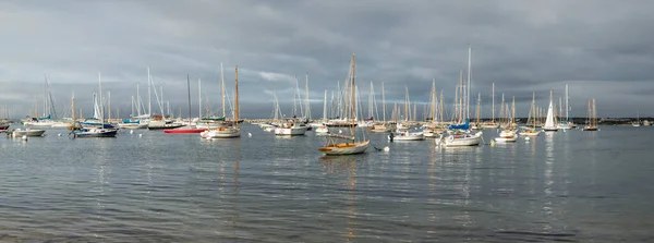 Vineyard Haven Usa September 2017 Sailing Ships Anchor Harbor Vineyard —  Fotos de Stock