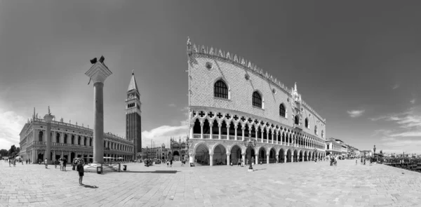 Venetië Italië Juli 2021 Mensen Bezoeken San Marco Plein Met — Stockfoto